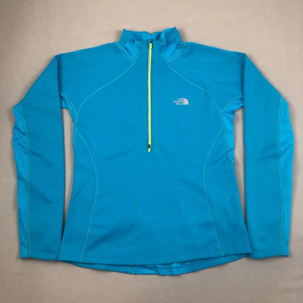 The North Face Womenβs Momentum Quarter-Zip Pullover